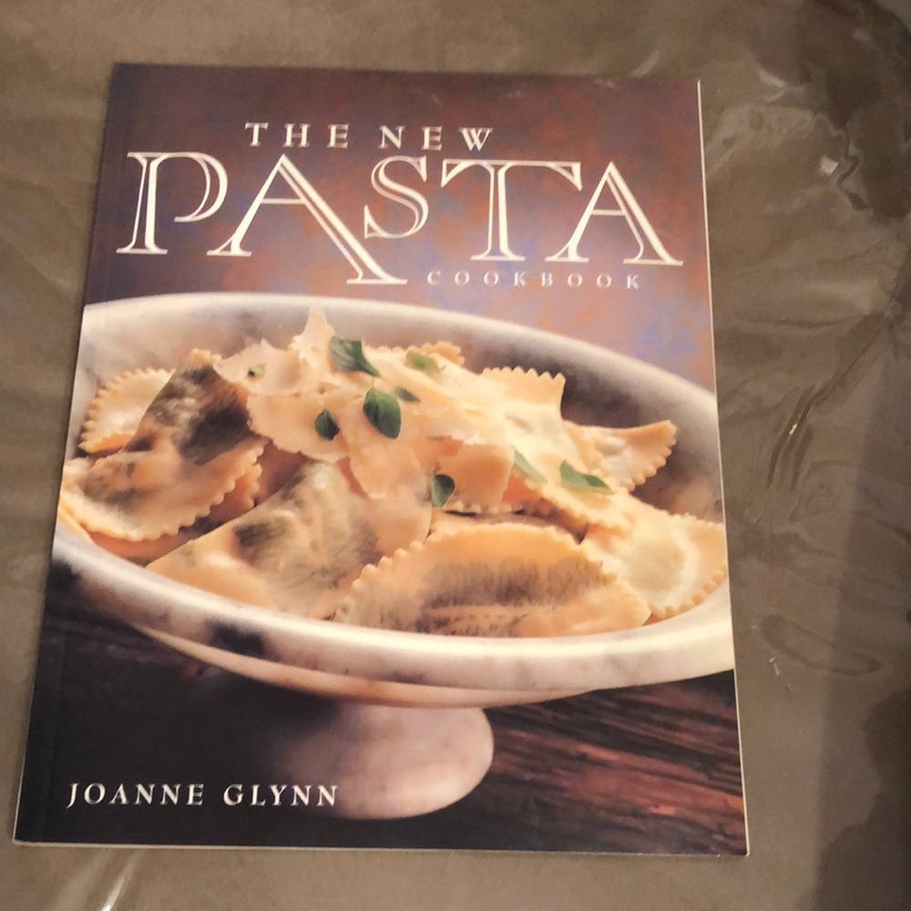 Vintage Cookbook, The New Pasta Cookbook by Joanne Glynn